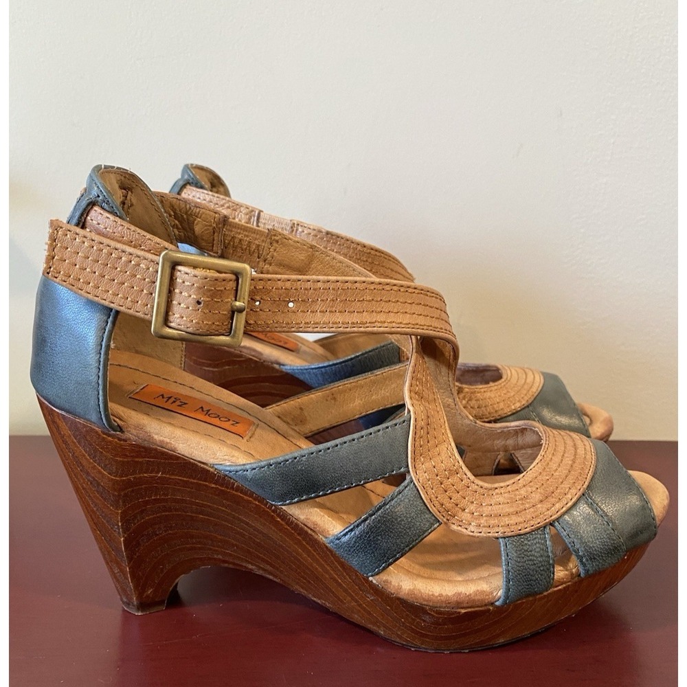 Miz Mooz Petra Wedge Heel Sandals Women's Size 6.5 Blue and Beige Leather Shoes - Picture 4 of 10